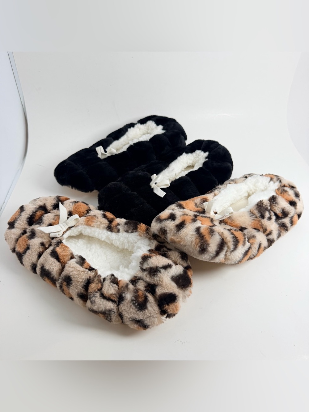 Brookstone Women’s Plush Slip-On Slippers - Black & Leopard Print